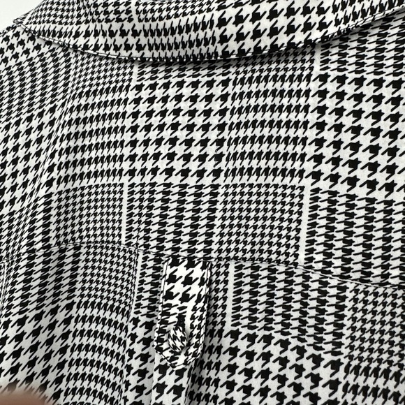 Torrid Houndstooth White Black Half Sleeve Button Down Shirt Tunic Top 3X - Picture 4 of 5